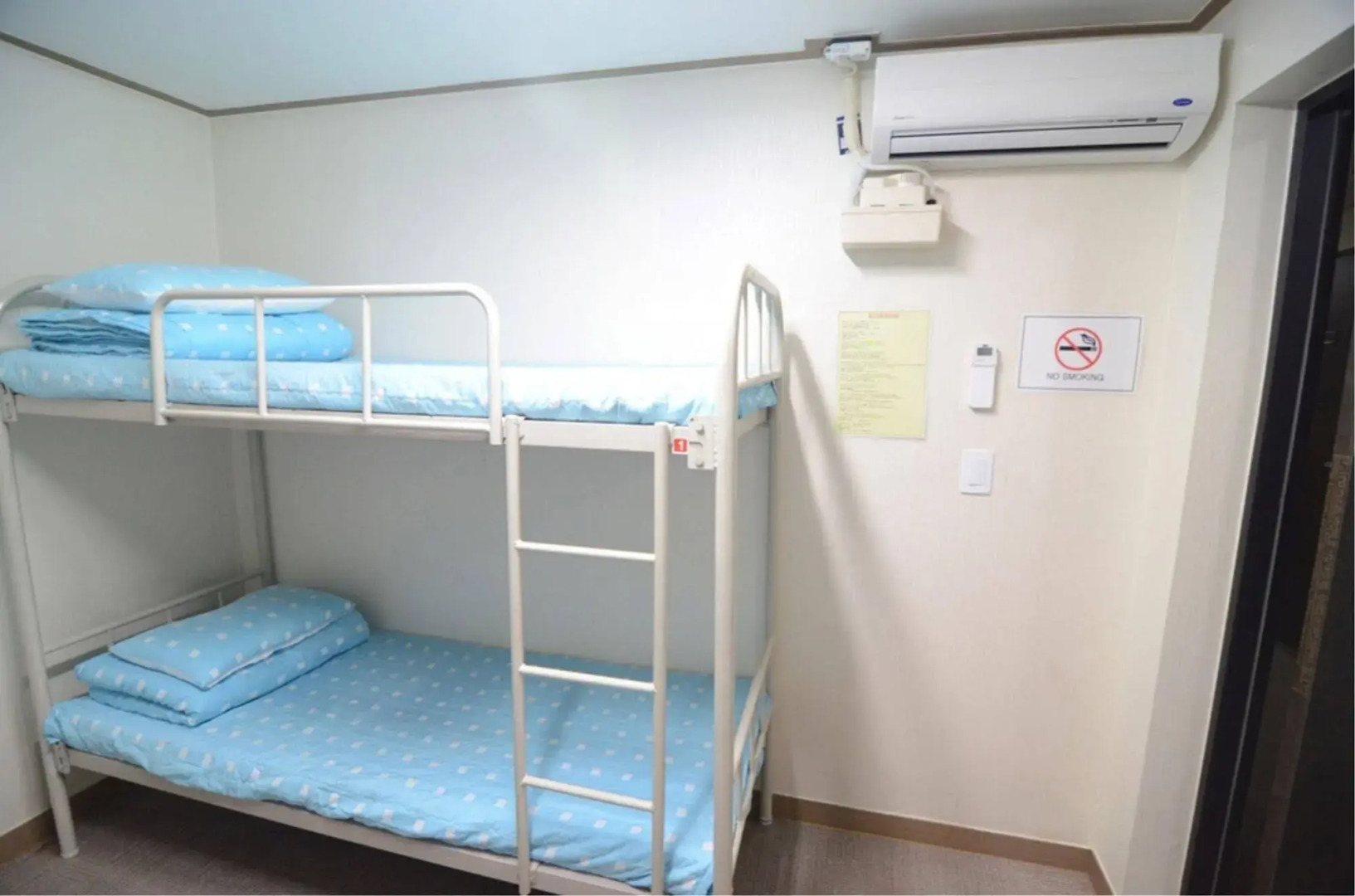 Kimchee Downtown Guesthouse - Hostel