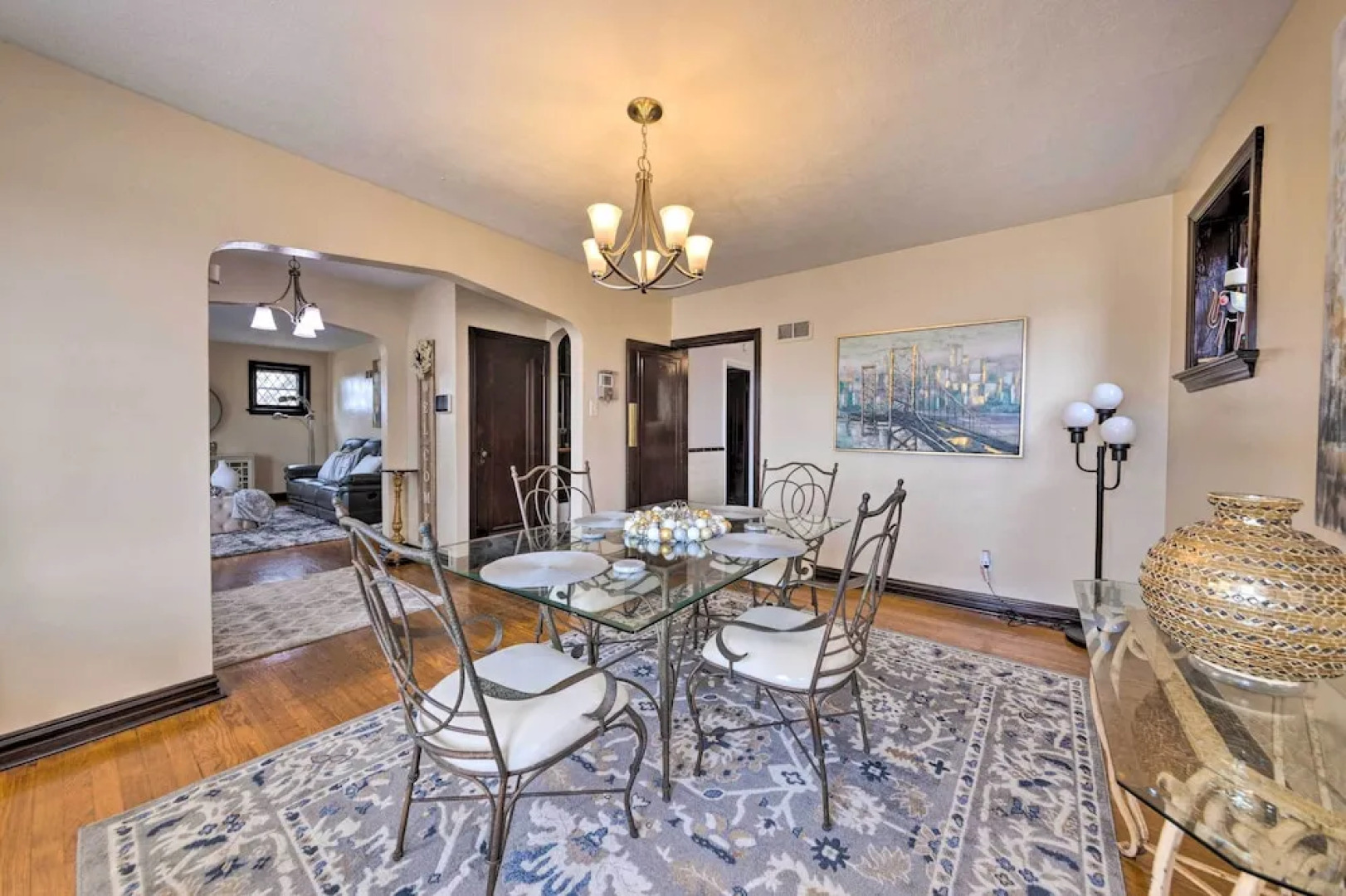 St Louis Vacation Rental 4 Mi to Airport!