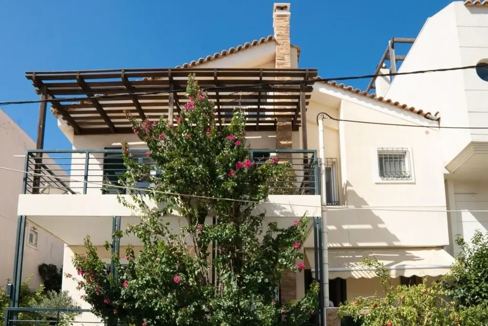 Gorgeous House in Vari