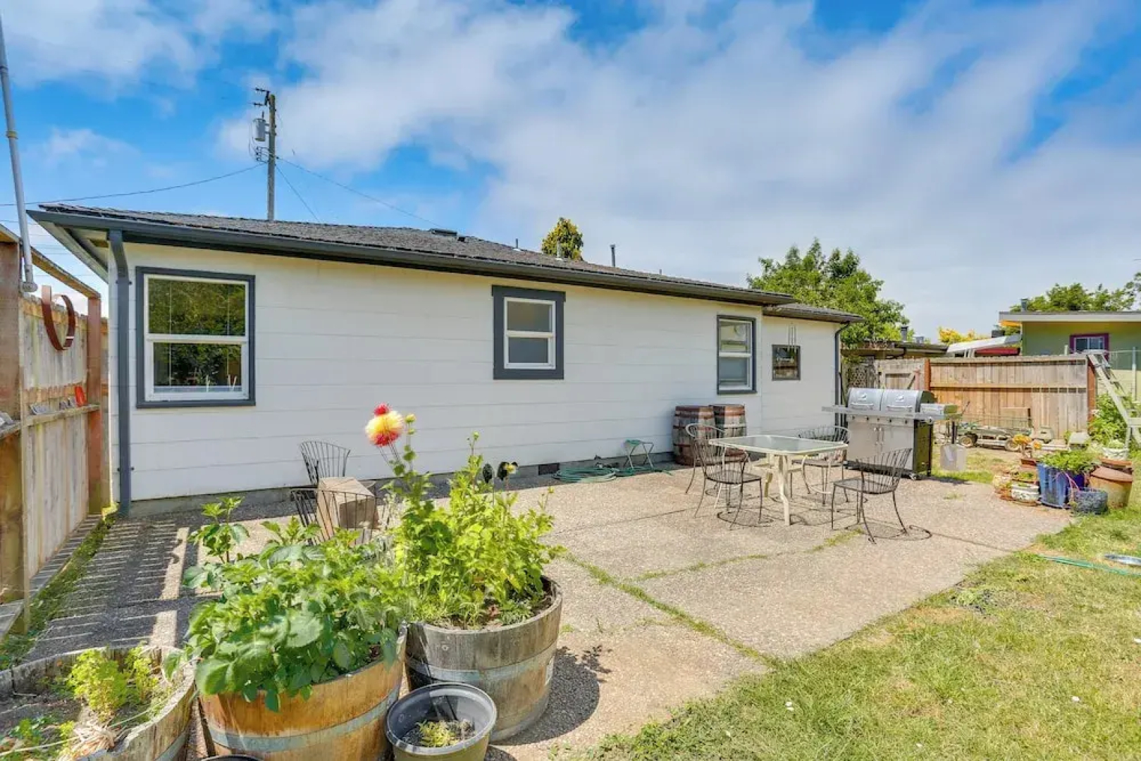 11 Mi to Arcata Bay: Home w/ Garden in Blue Lake!