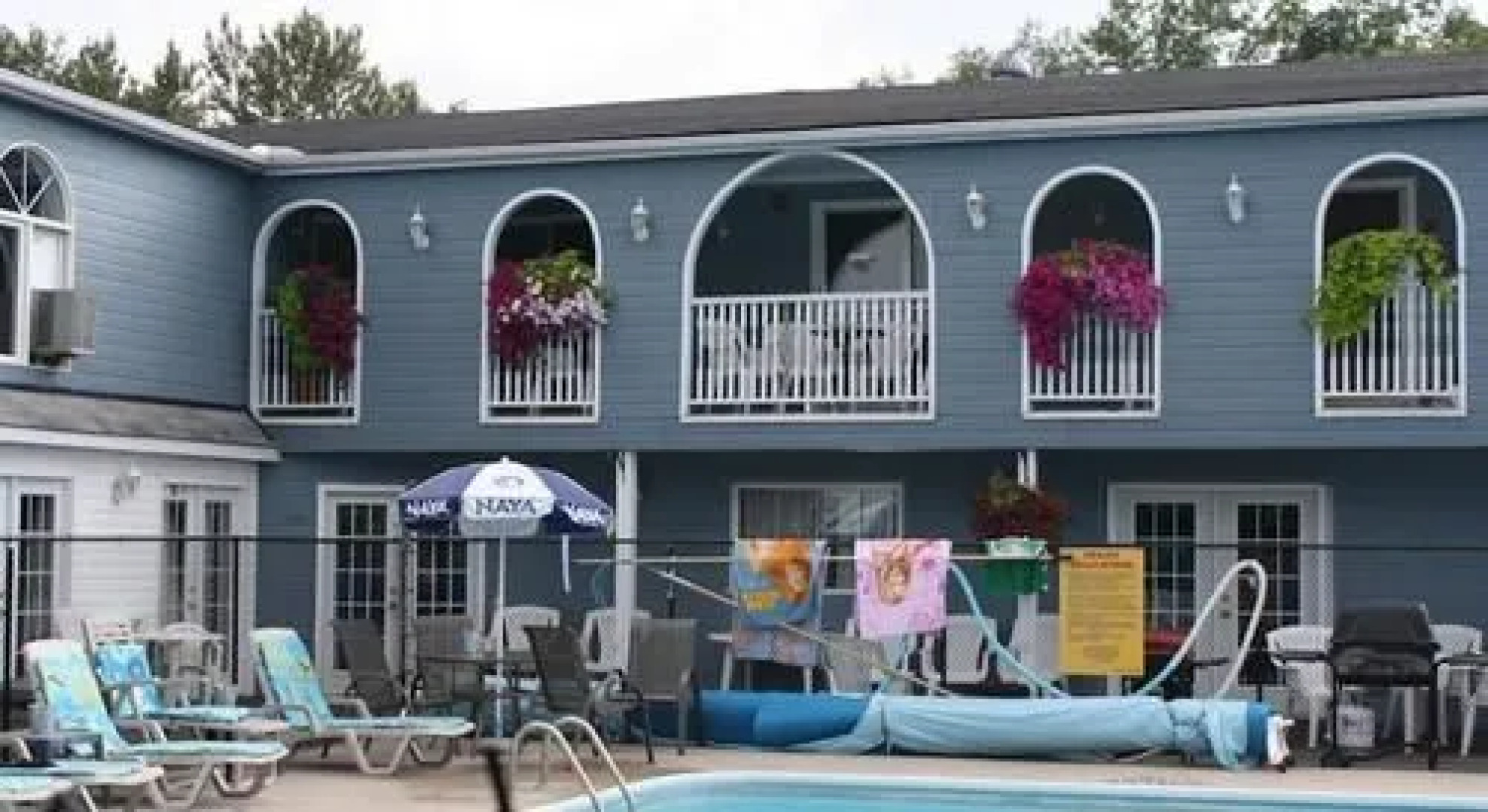 Kingsbridge Inn / Bon-Air Motel