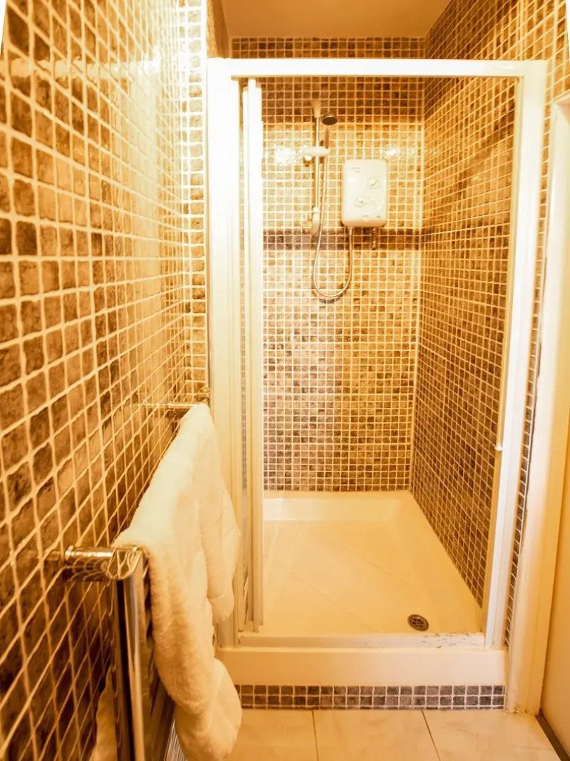 OYO Lamphey Hall Hotel