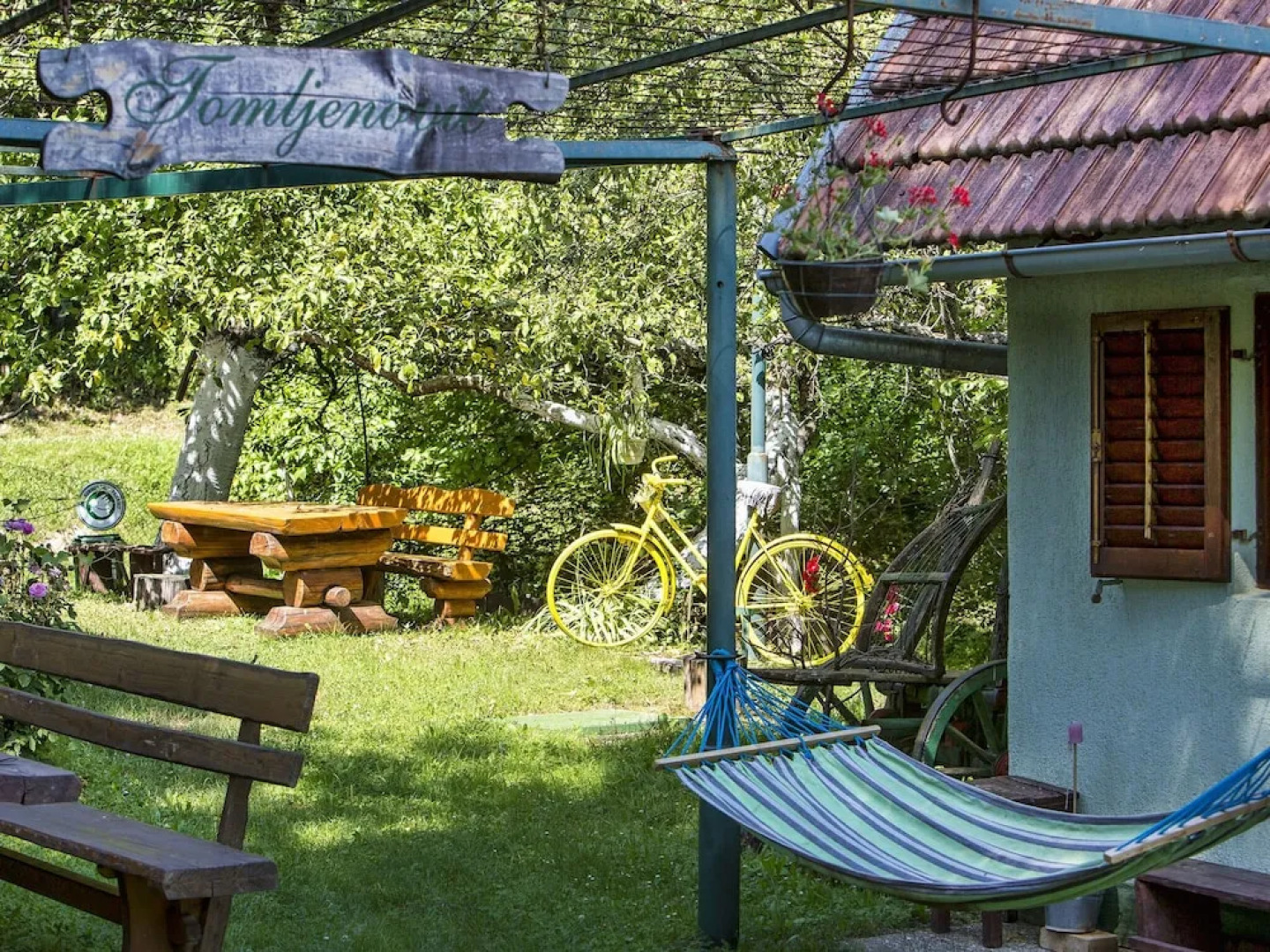 Rural House With Splendid Mountains View, 2 Terraces, Nice Veranda Lovely Garden