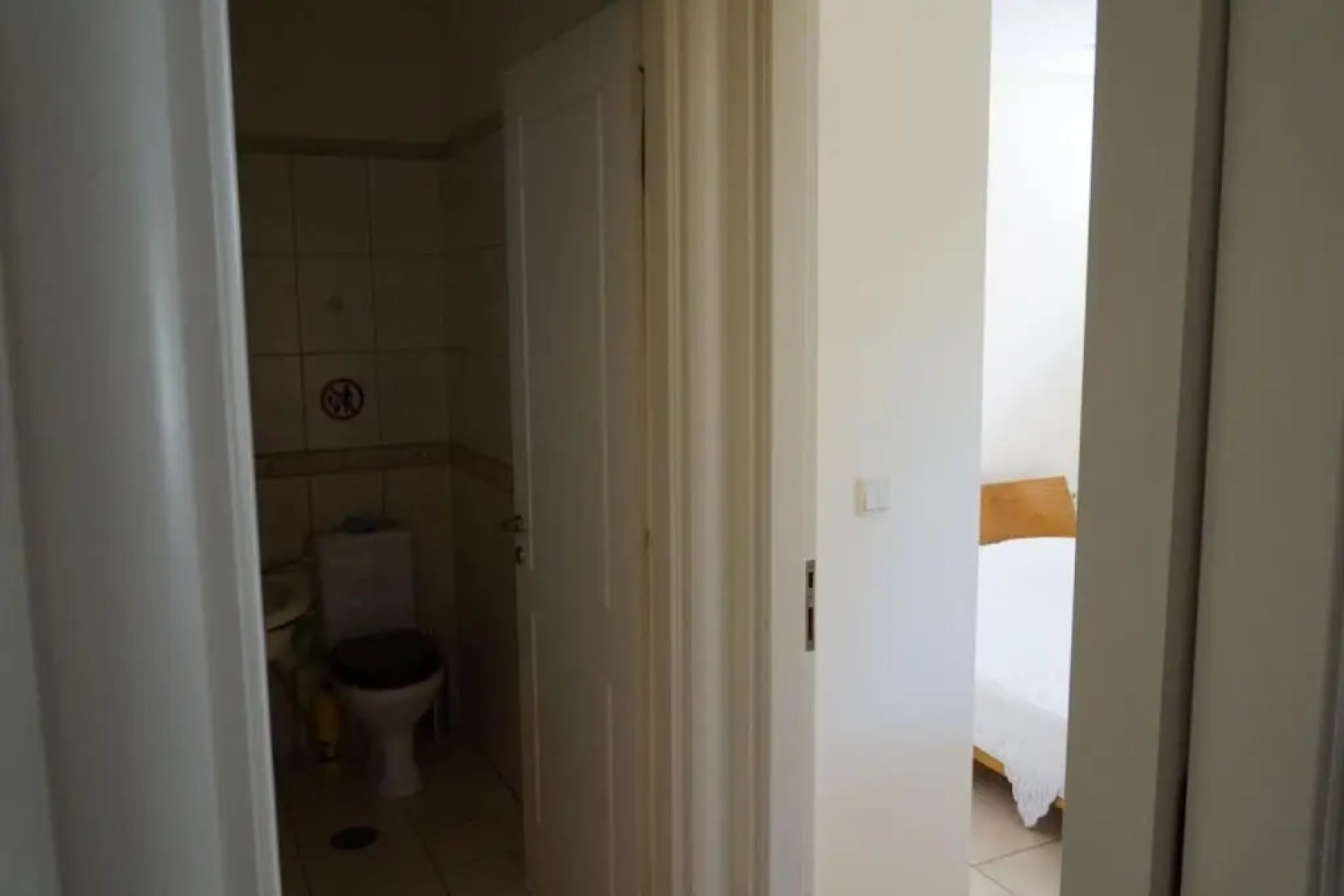 Apartment with a garden, BBQ, swimming pool and jacuzzi