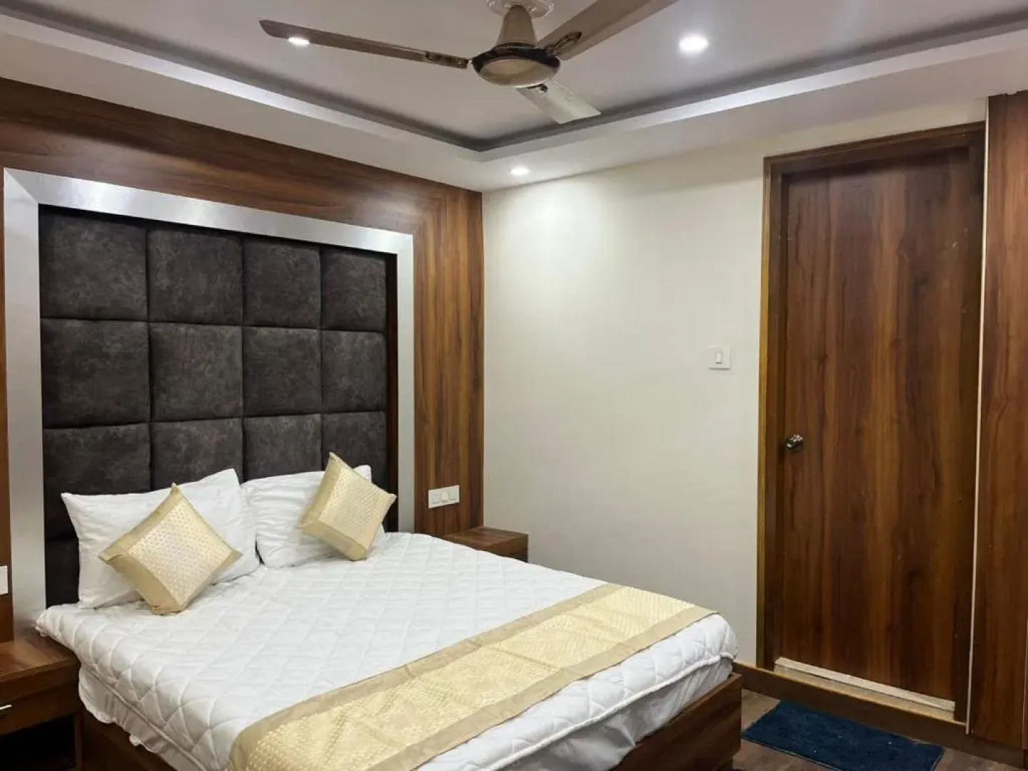 Hotel Shailja & Ad Continental Restaurant