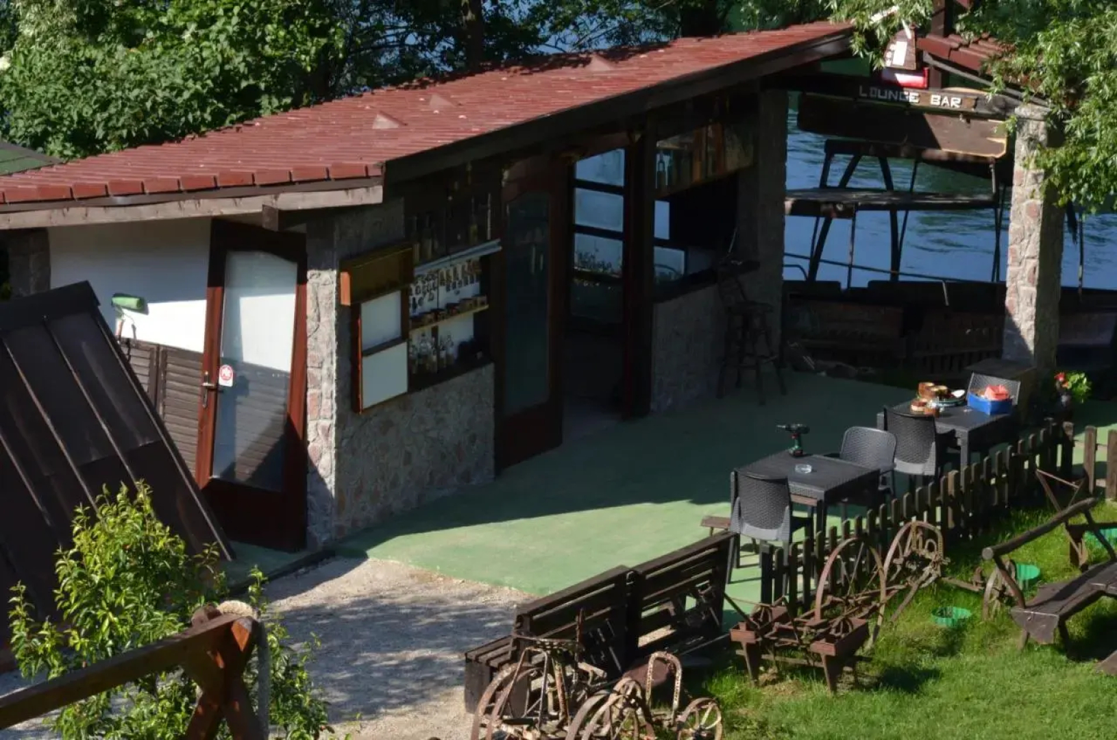 Rooms and Apartments Neron