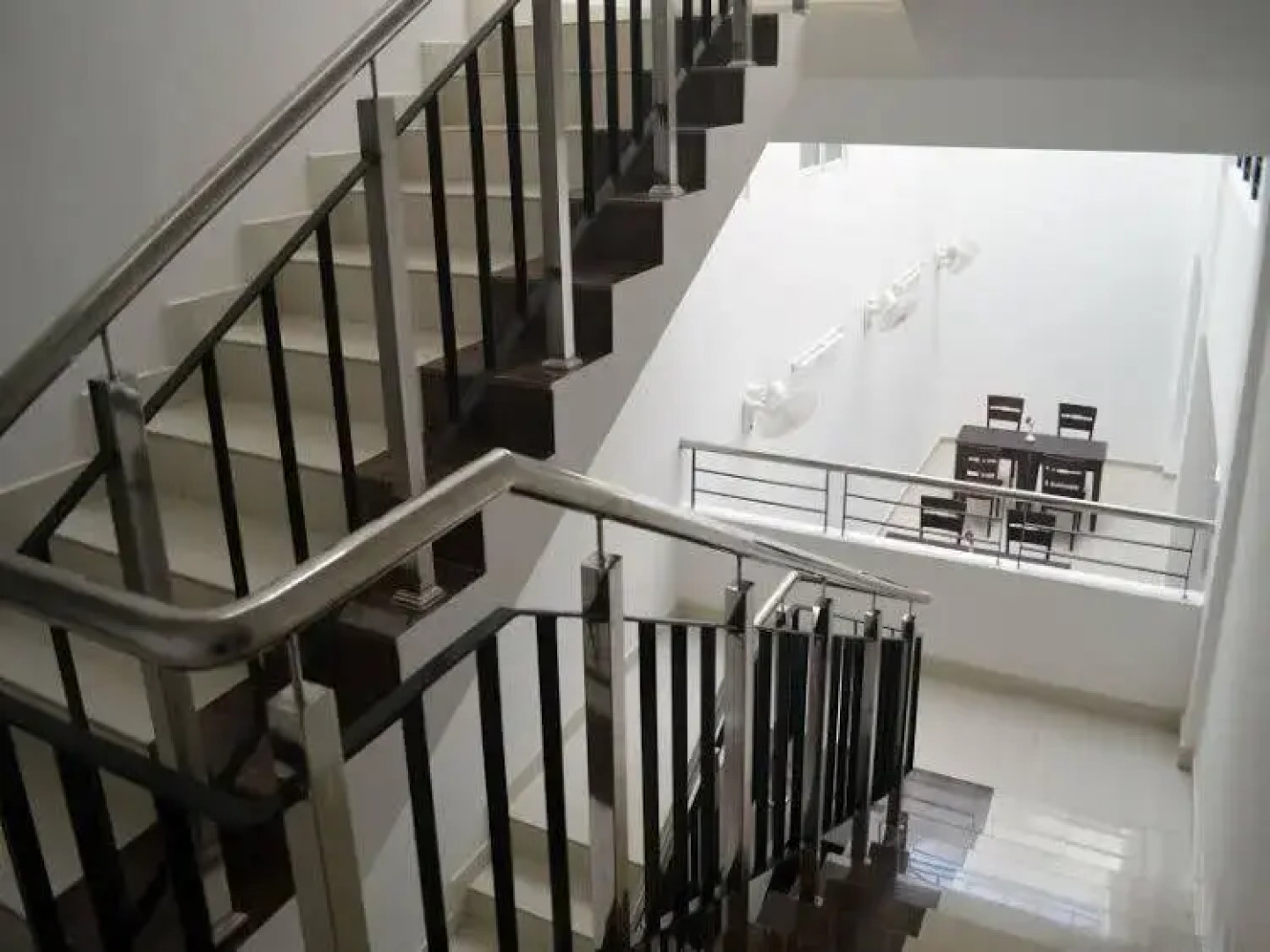 Laals Inn An Economy Hotel