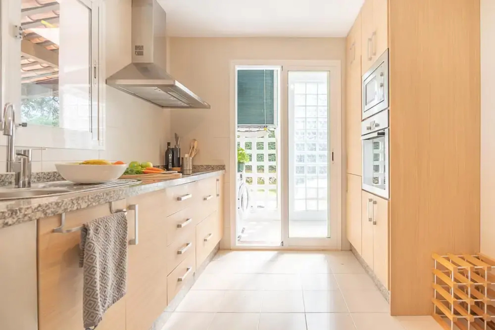 Apt Mairena Forest sea View & Pool