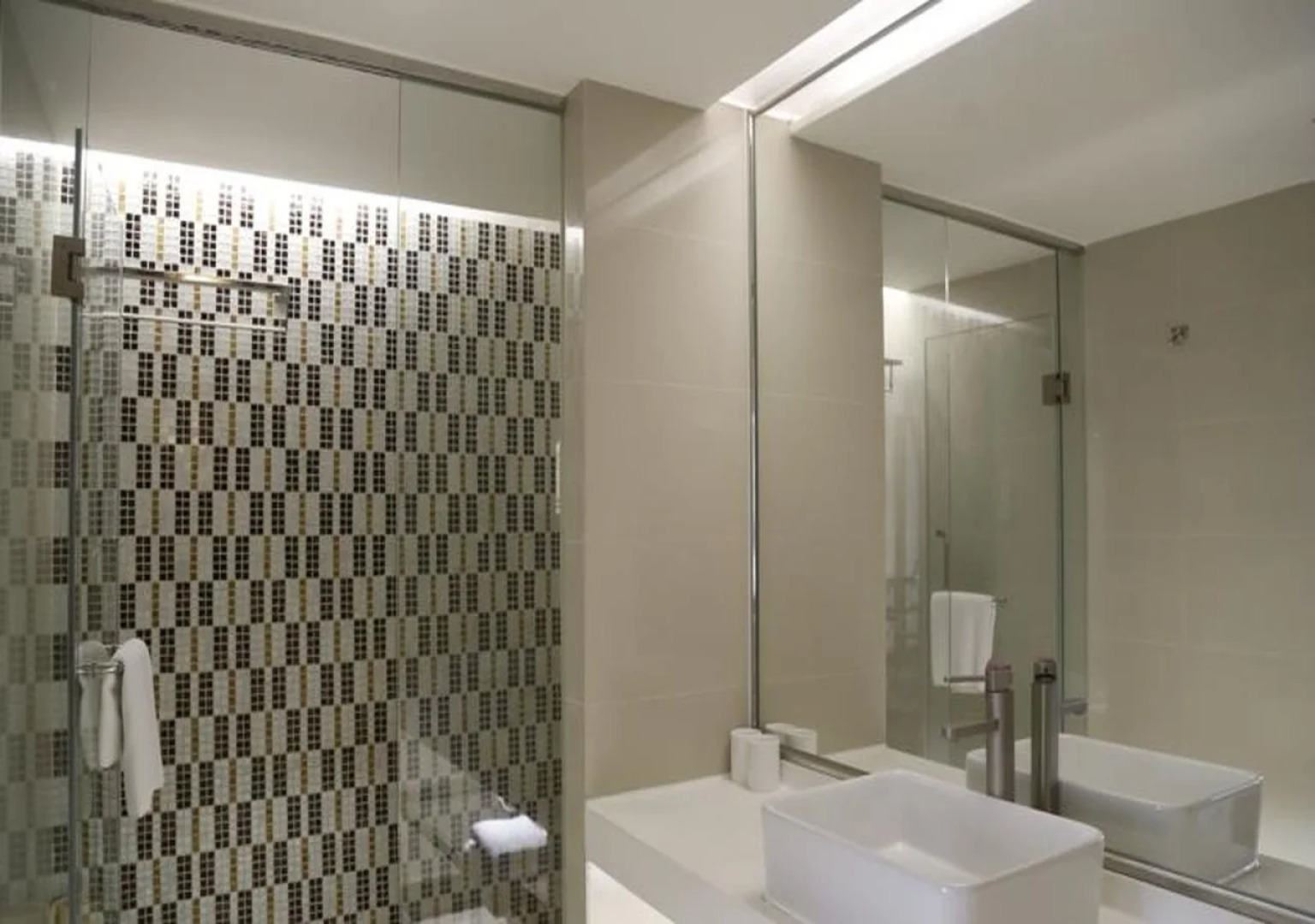 Orange Hotel Guangzhou Quzhuang Metro Station