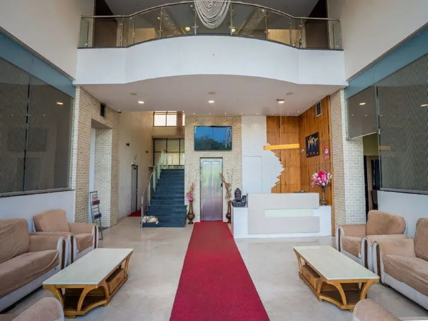 Hotel V Star by OYO Rooms