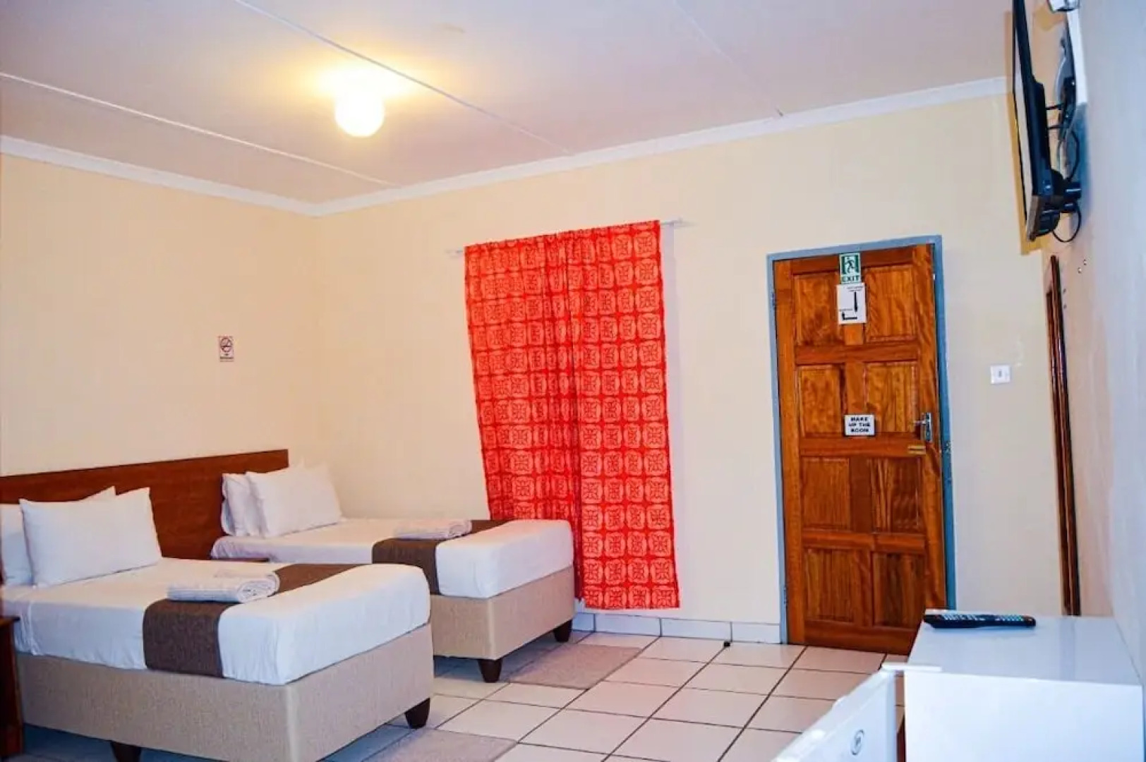 Qhwigaba Guest Lodge