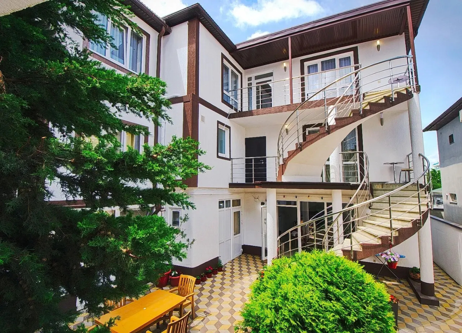 Династия (Кабардинка)