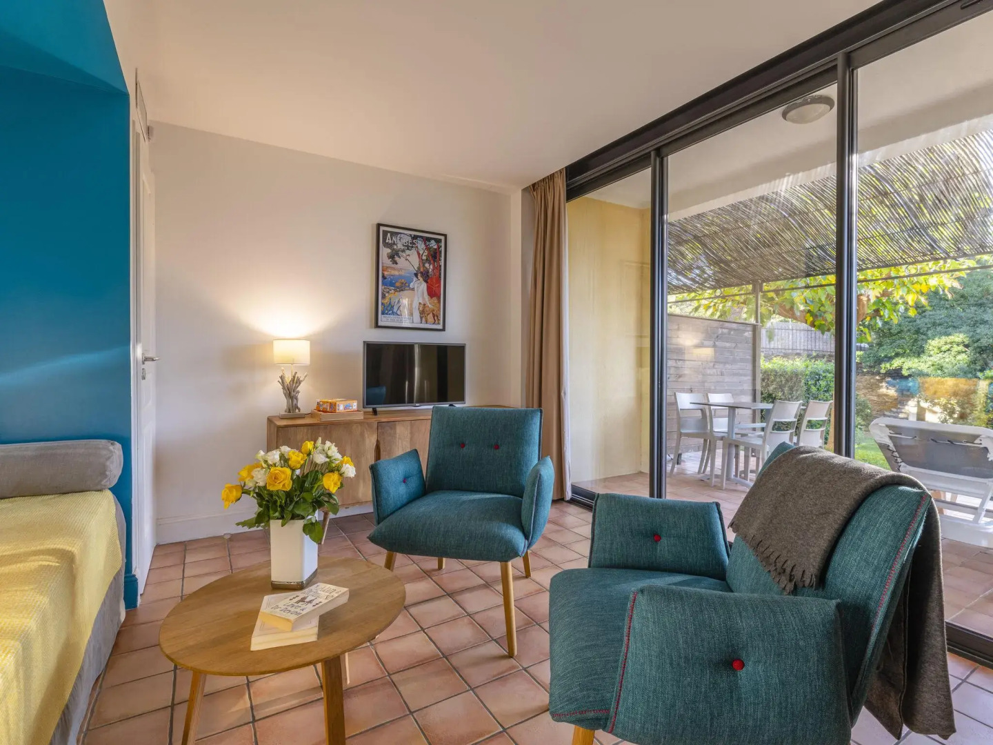 Stylish apartment with AC, located on a beautiful bay