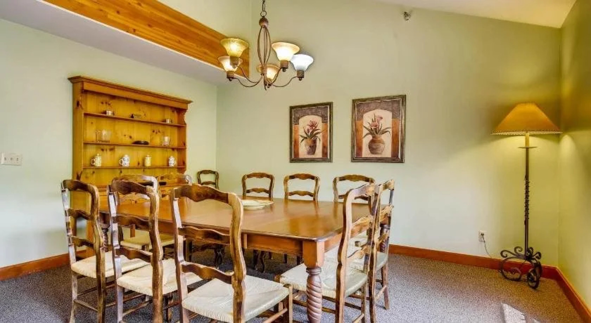 Silver Cliff Village