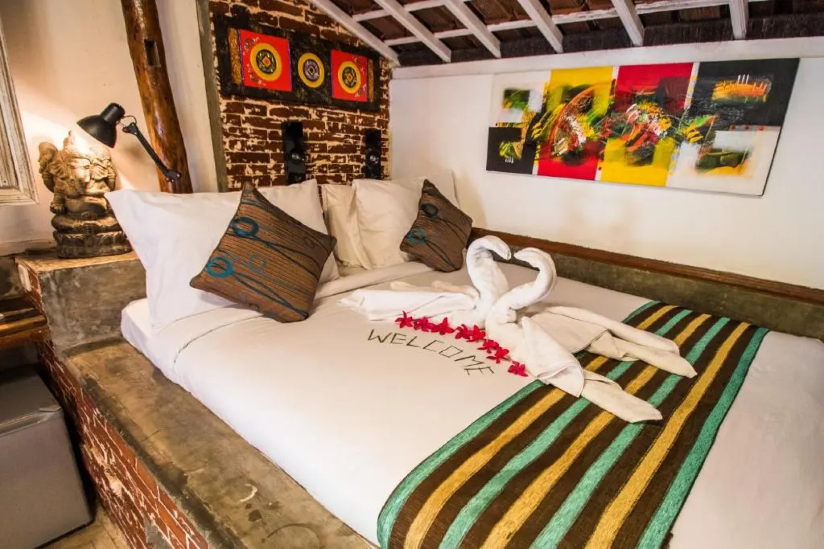 Hobbit's House Homestay