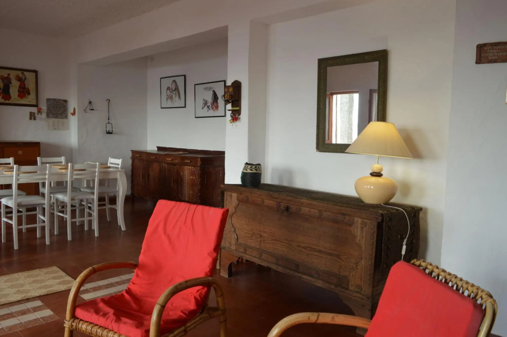 Seafront holiday home twenty meters from the western shore of Sardinia in S'archittu Beach-Casa del Giglio