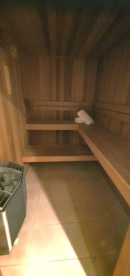 Lakeshore Springs Apartments