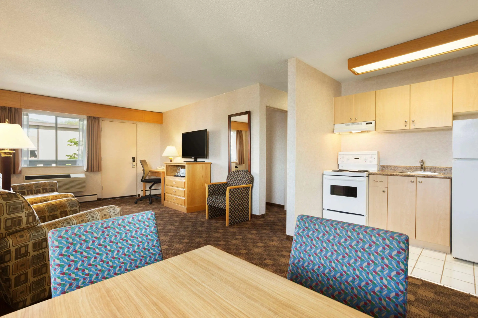 Days Inn by Wyndham Victoria Uptown