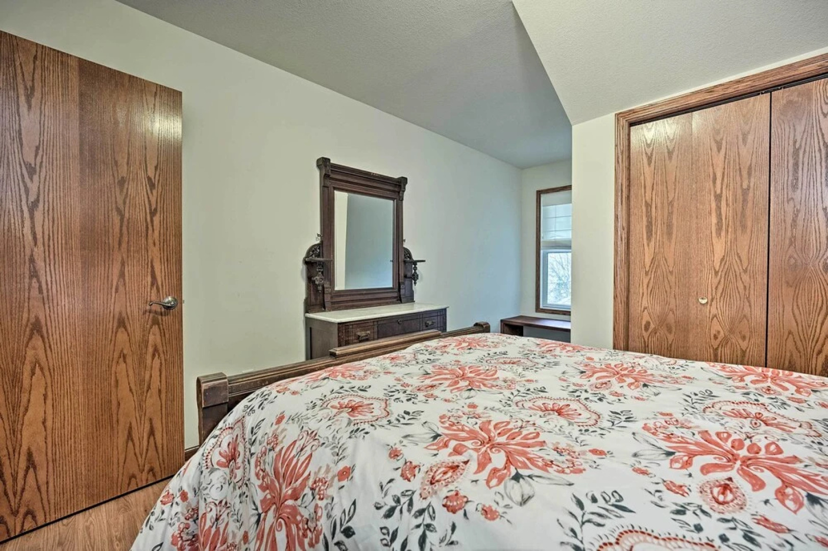 Lake Michigan Waterfront Home: 1 Mile to Downtown!