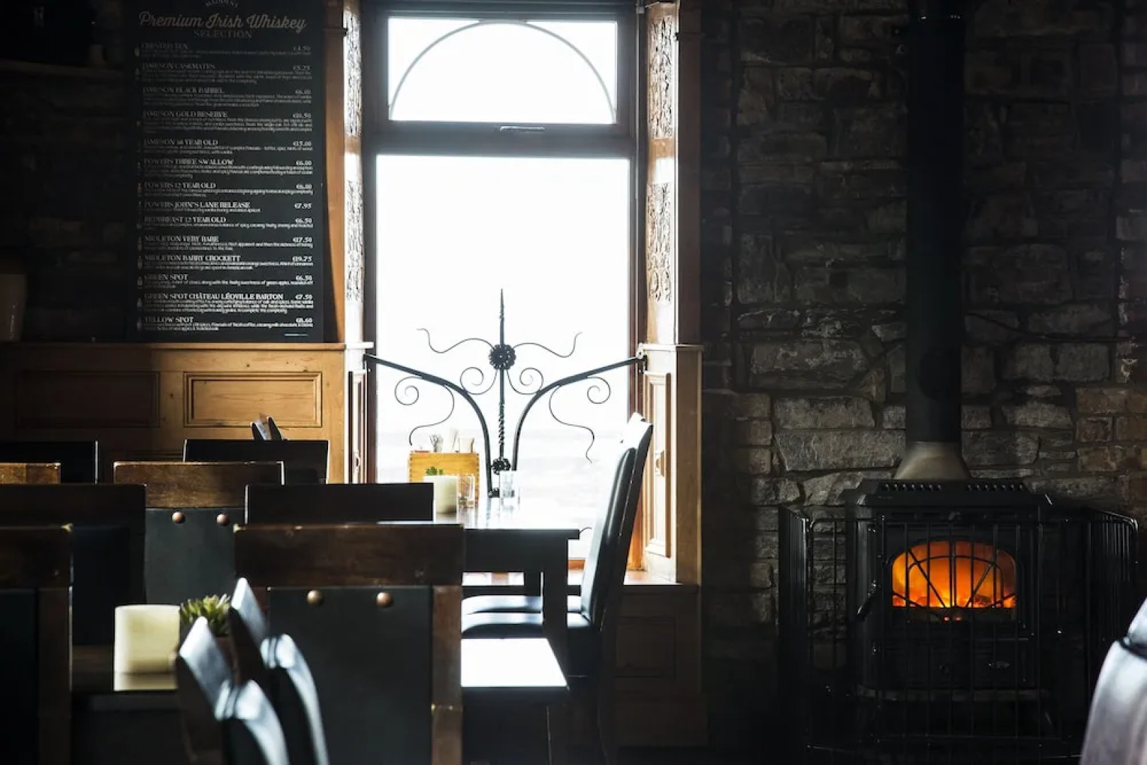 Maddens Bridge Bar, Restaurant & Guesthouse