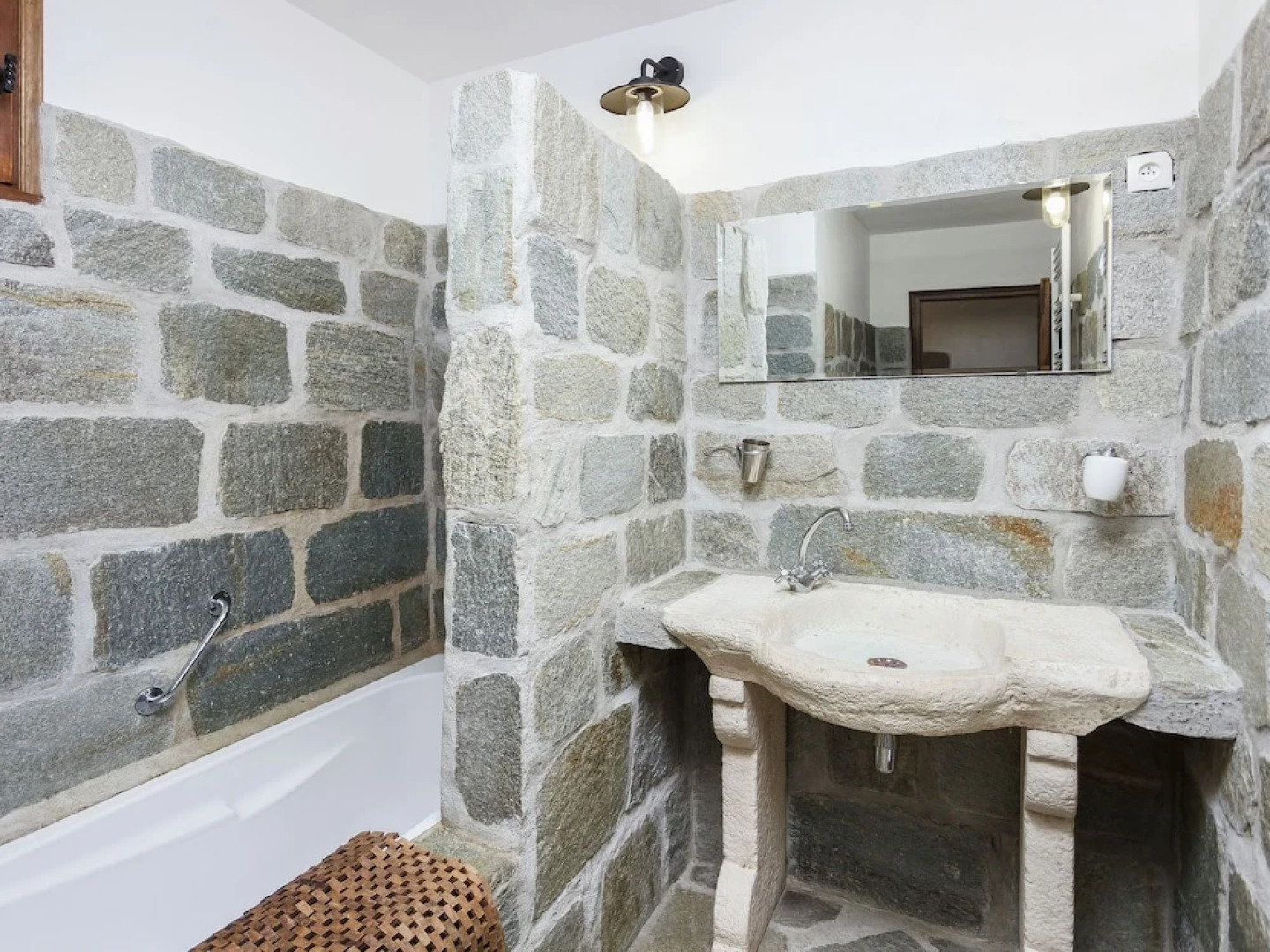 Charming Farmhouse in Cros-de-géorand With Swimming Pool