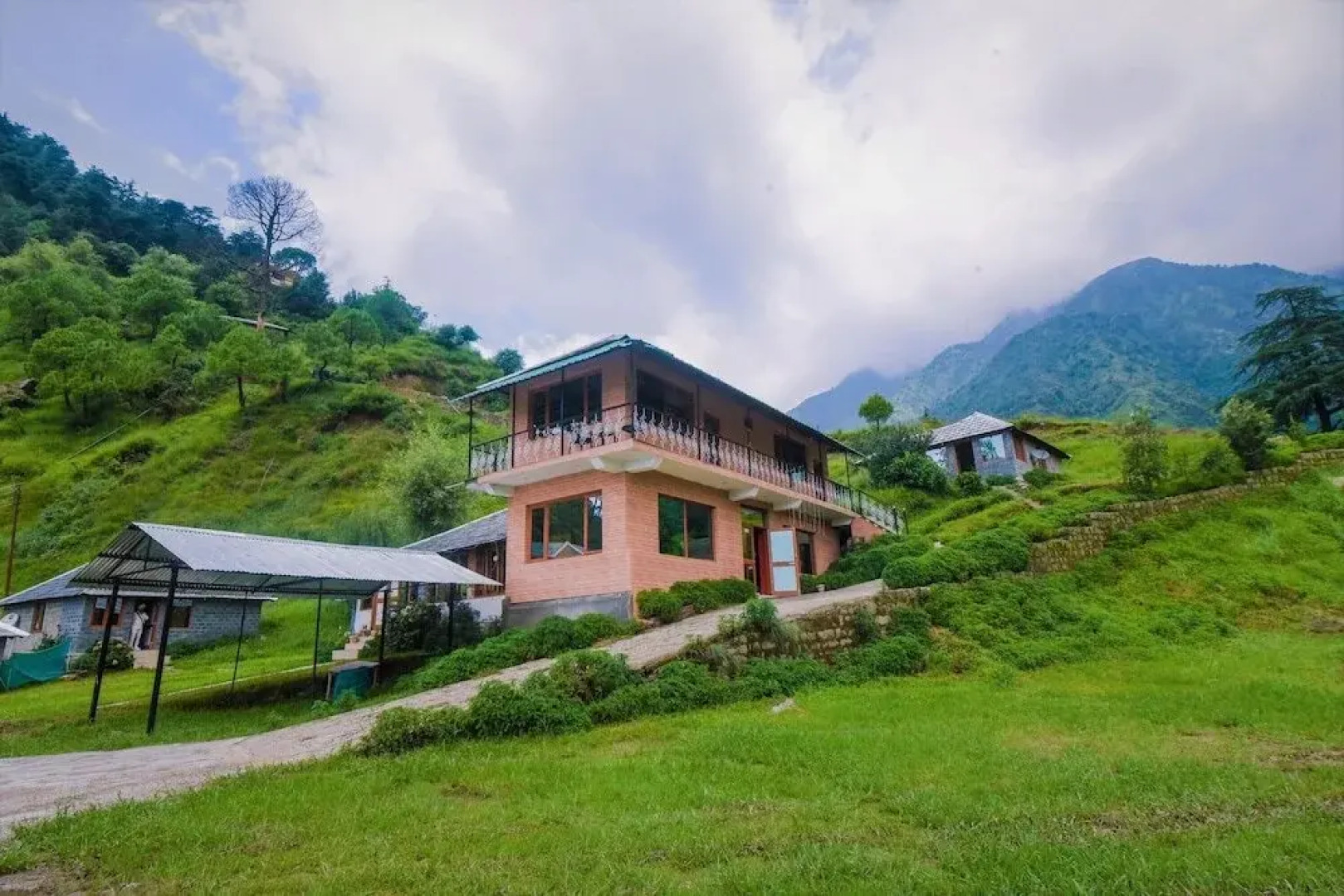 UNA Comfort Great Himalayan Adventure Resort