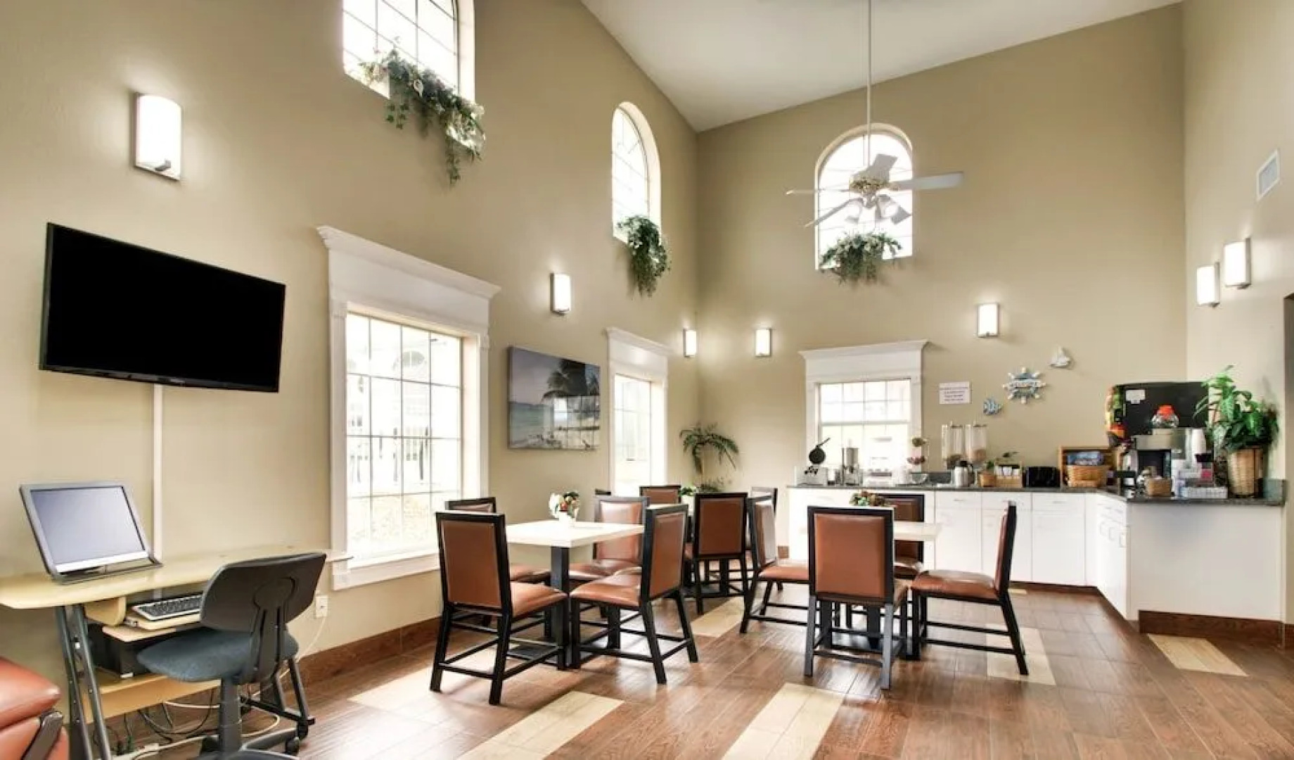 Key West Inn - Millbrook