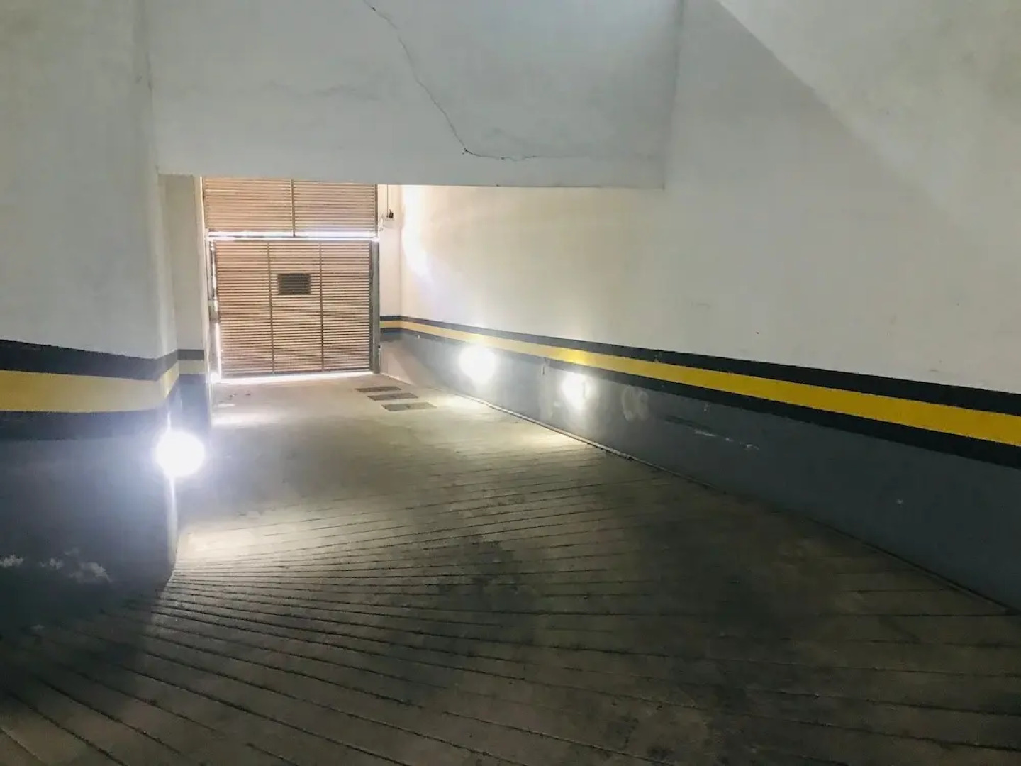 Ed. Crystal Residence