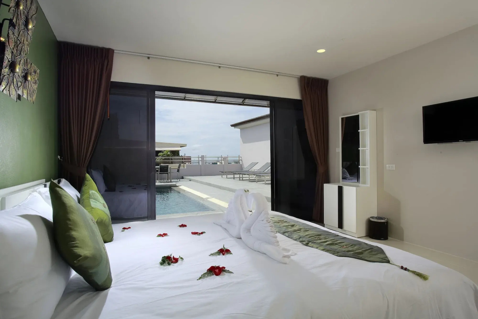 Отель Gu Hotel Patong