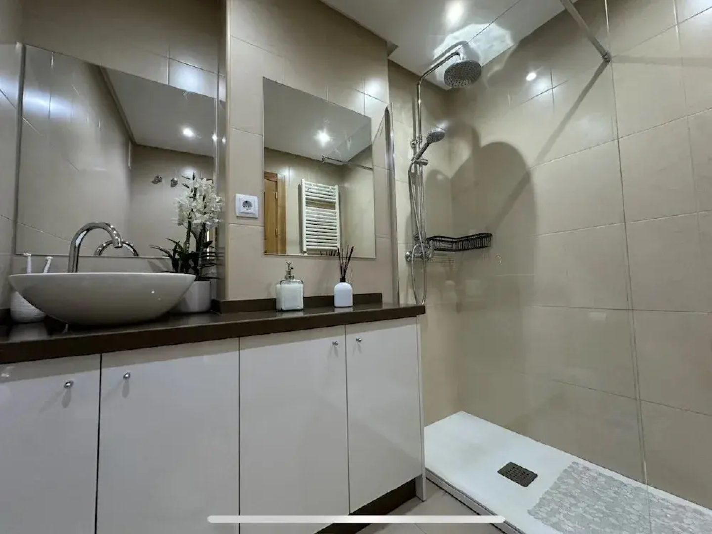 Golf Resort - Apartment - Sleeps4 - Pool - Parking