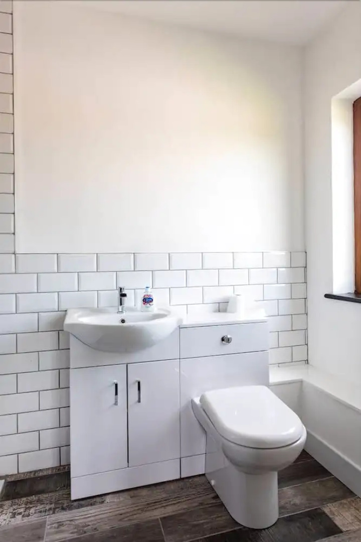 4 Bed House with Swimming pool and Sauna