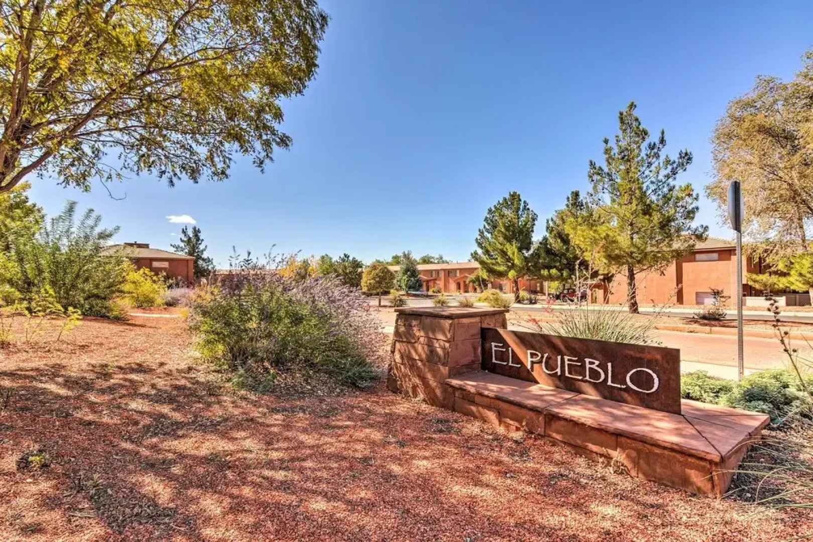 Updated Townhome w/ Patio & Red Rock Views!