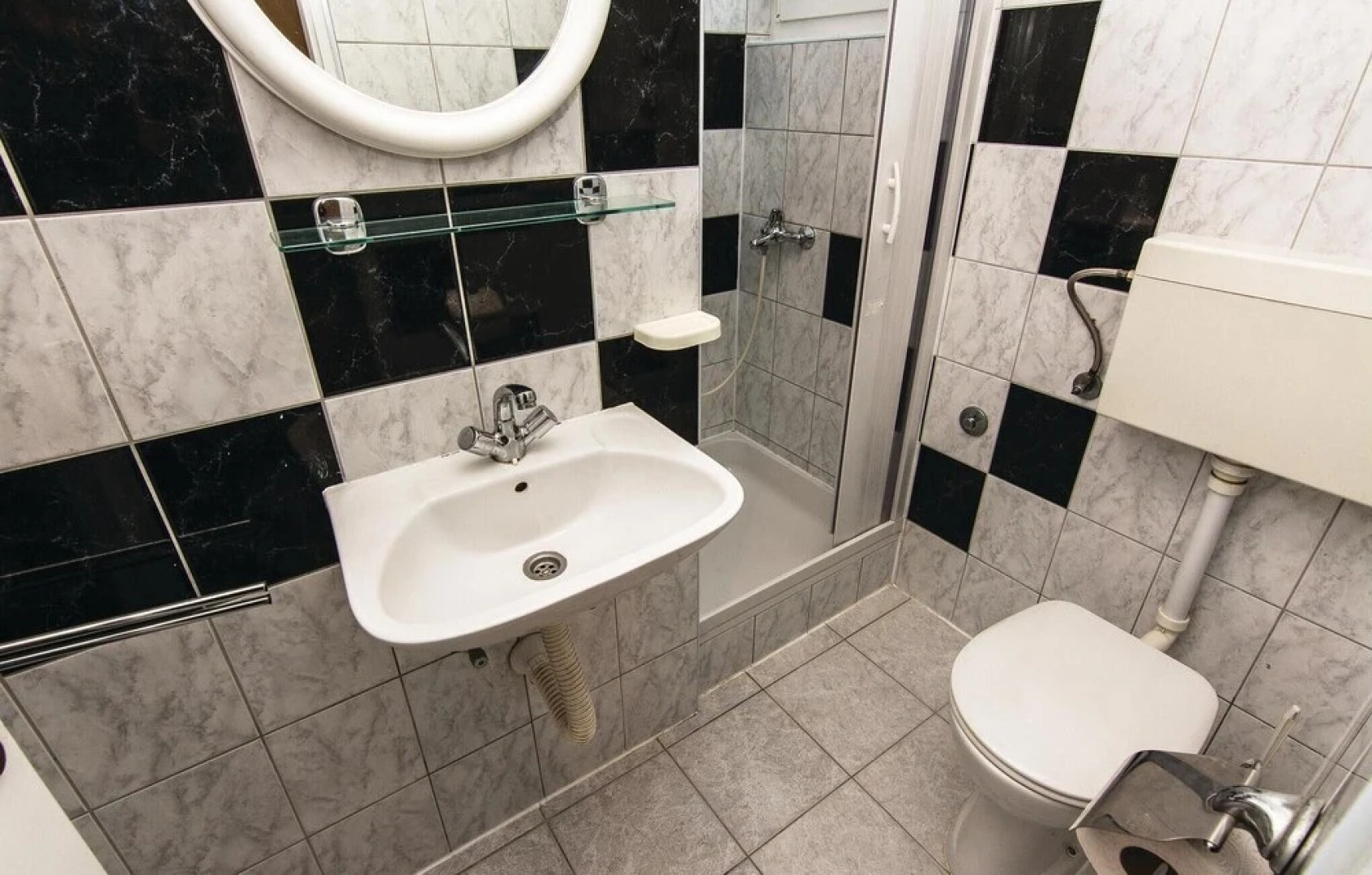 Stunning Home in Pakostane With 4 Bedrooms, Outdoor Swimming Pool and Wifi