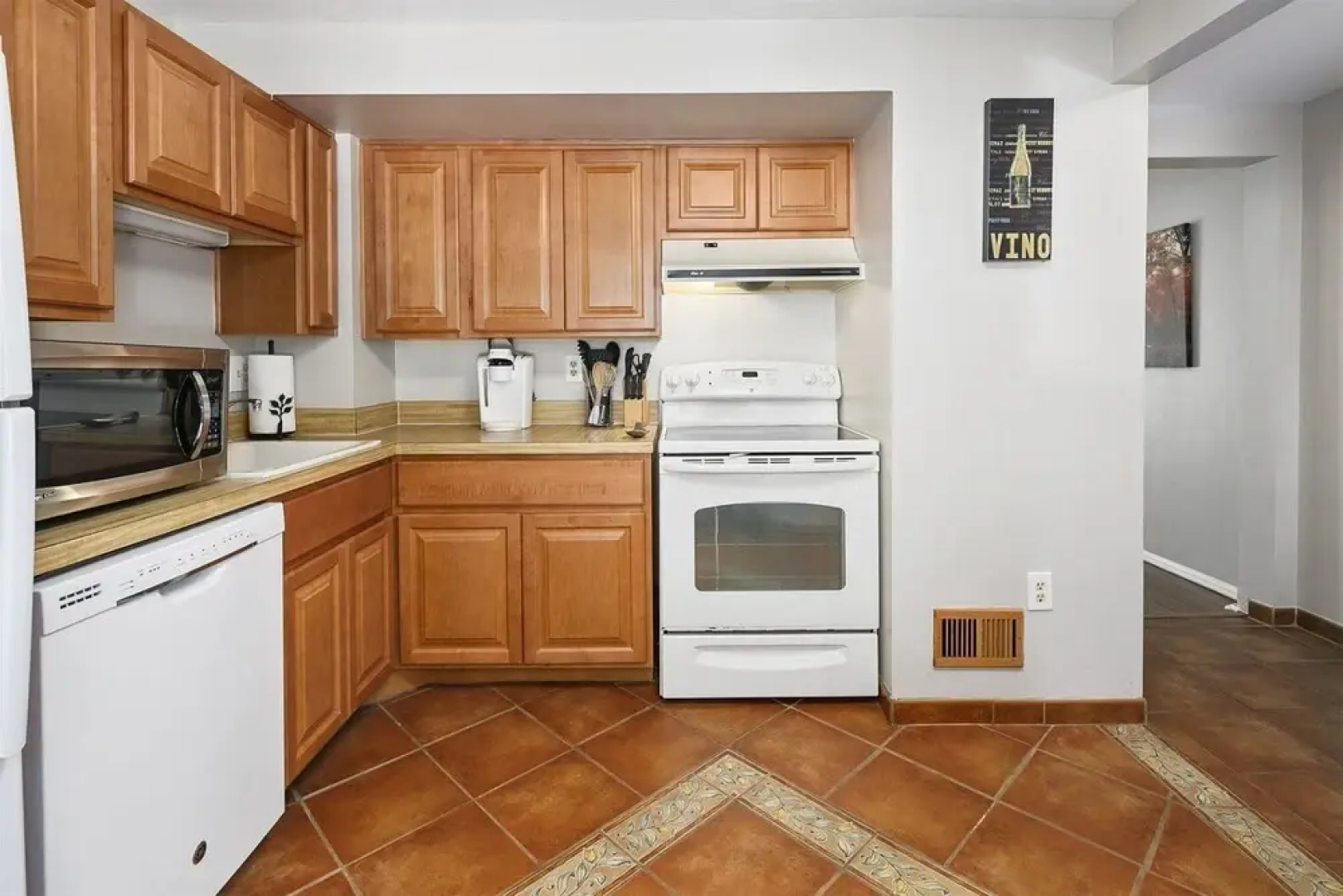 Sterling Townhome - Private & Santized, in a Quiet & Safe Neighborhood. Self Checkin, Pet Friendly! Super-host Support