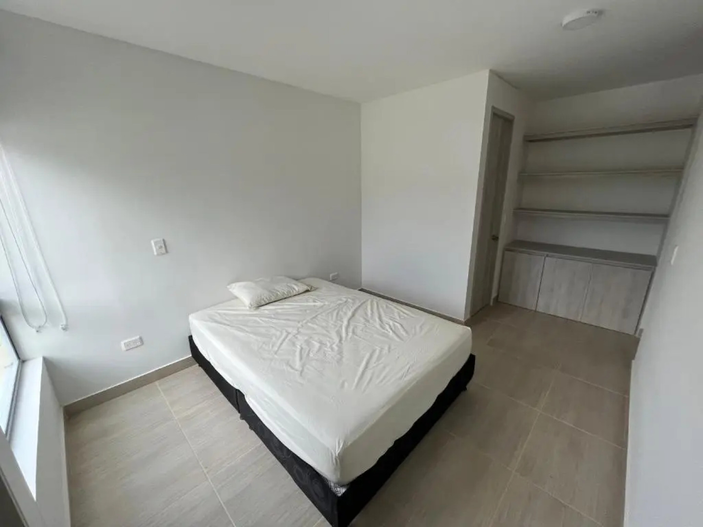 Apartamento con piscina y parqueadero a 7 min del centro