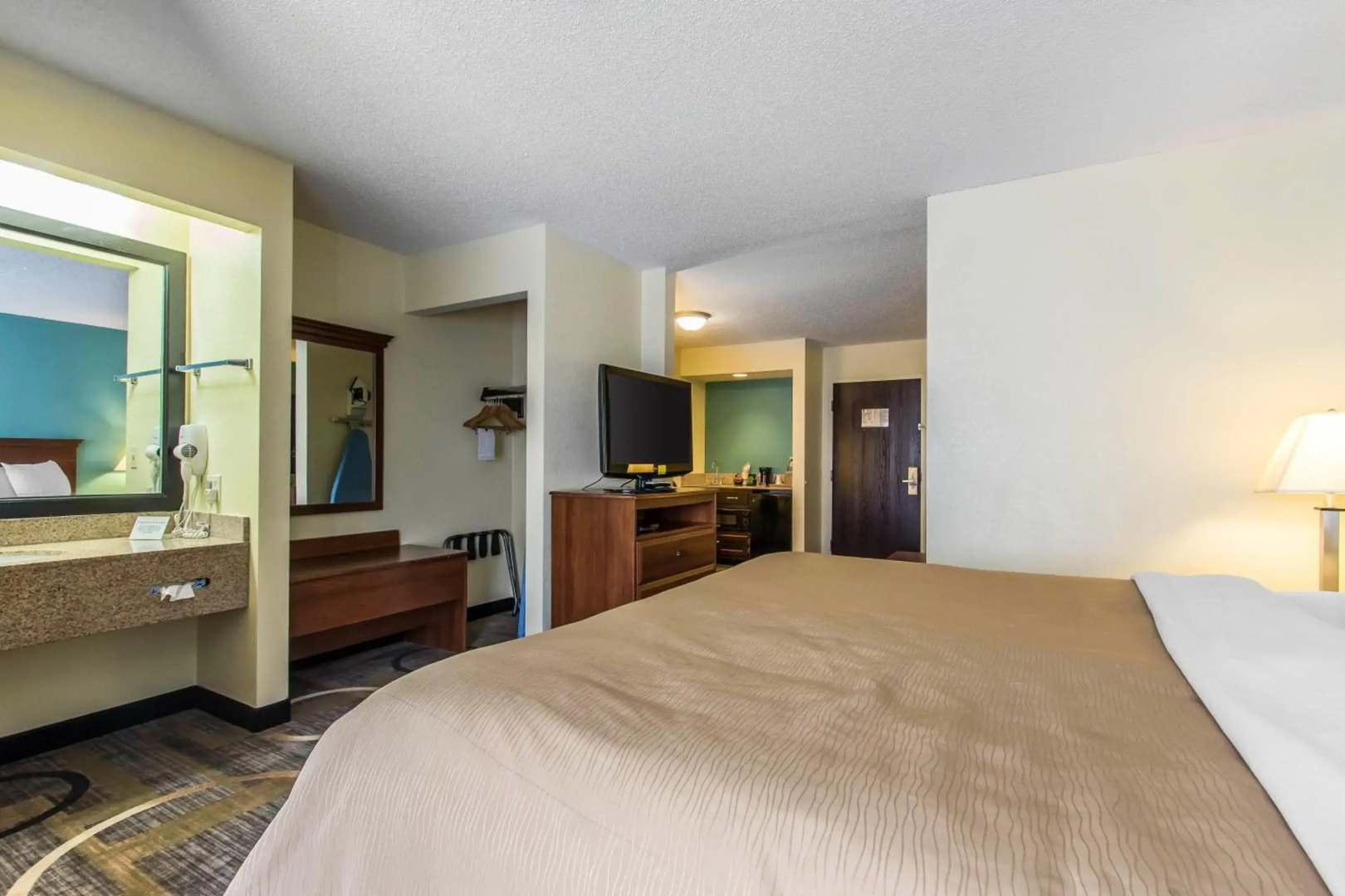 Quality Inn & Suites Memphis East