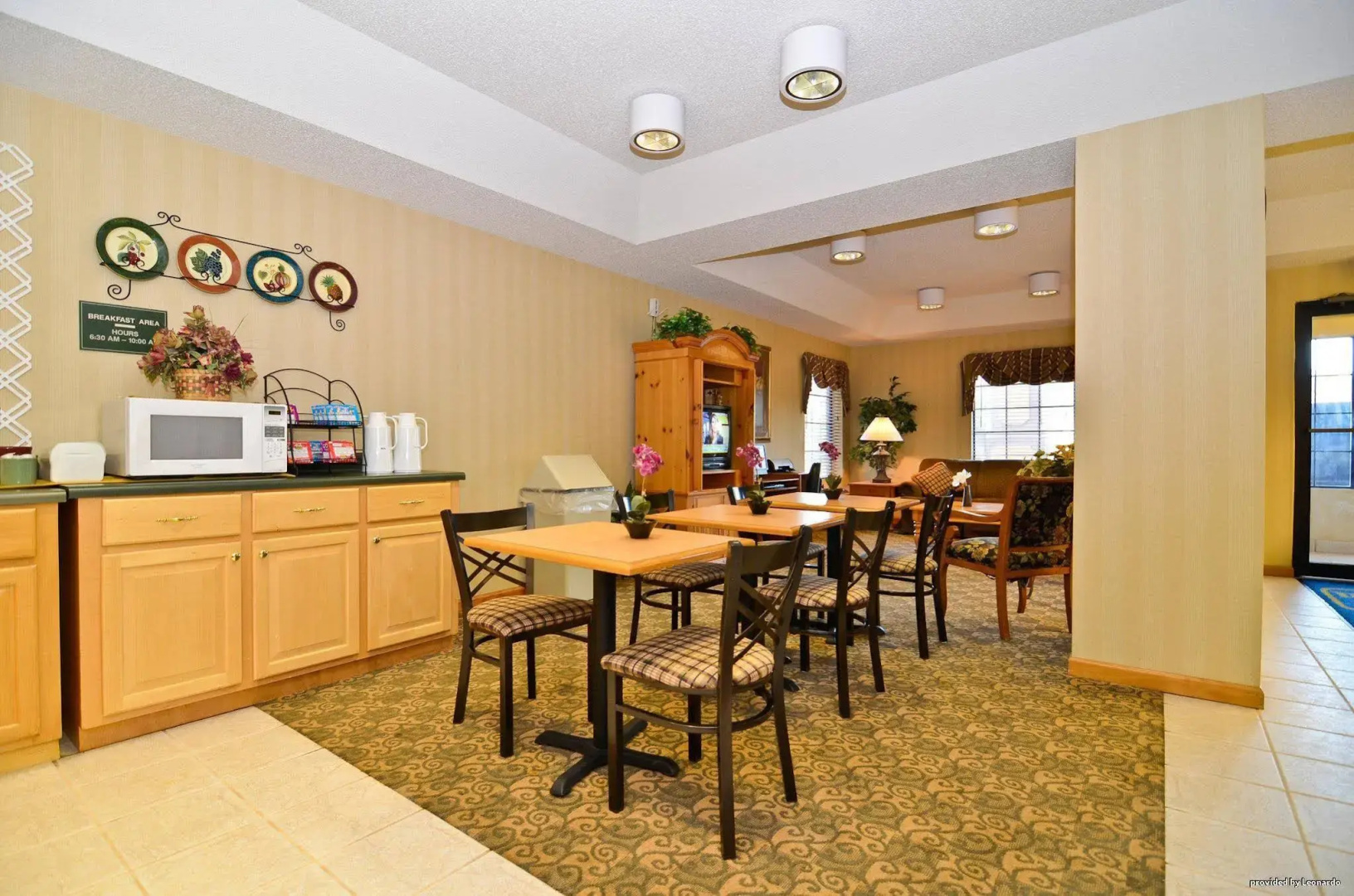 Peach State Inn & Suites
