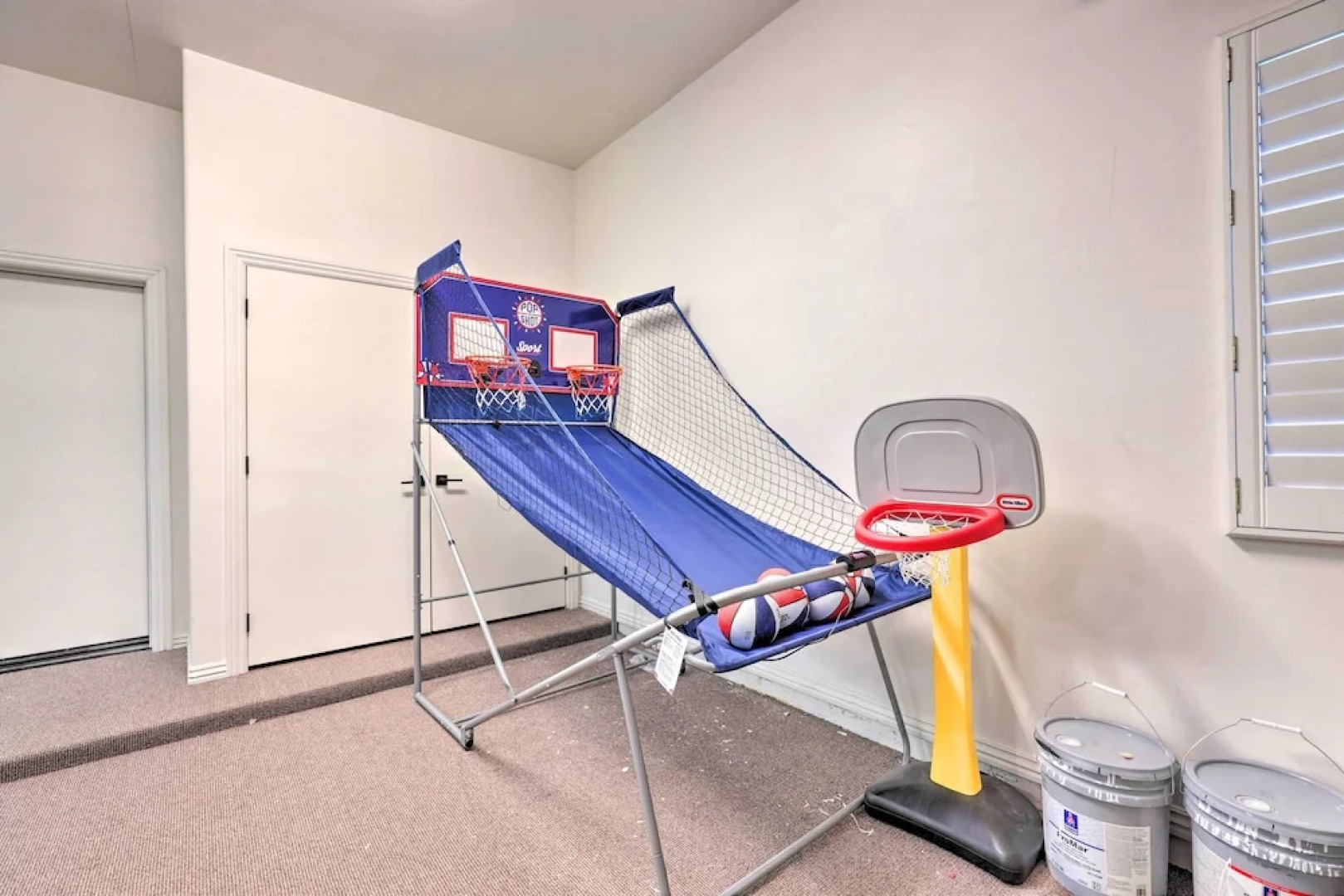 Pool Table, Putting Green: Luxury Oasis in Mesa