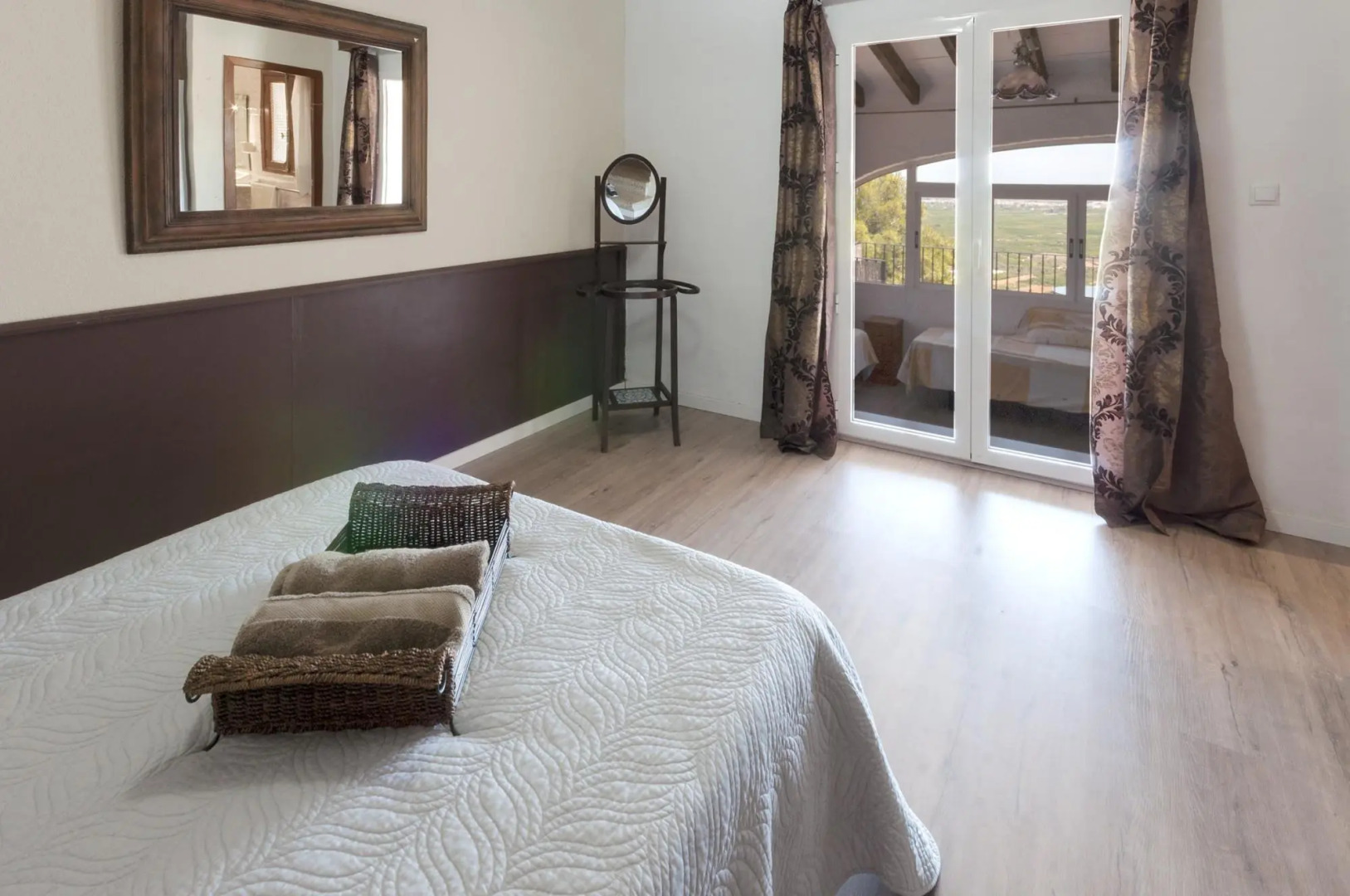 LLUMICEL - Villa with private pool in ADOR. Free WiFi