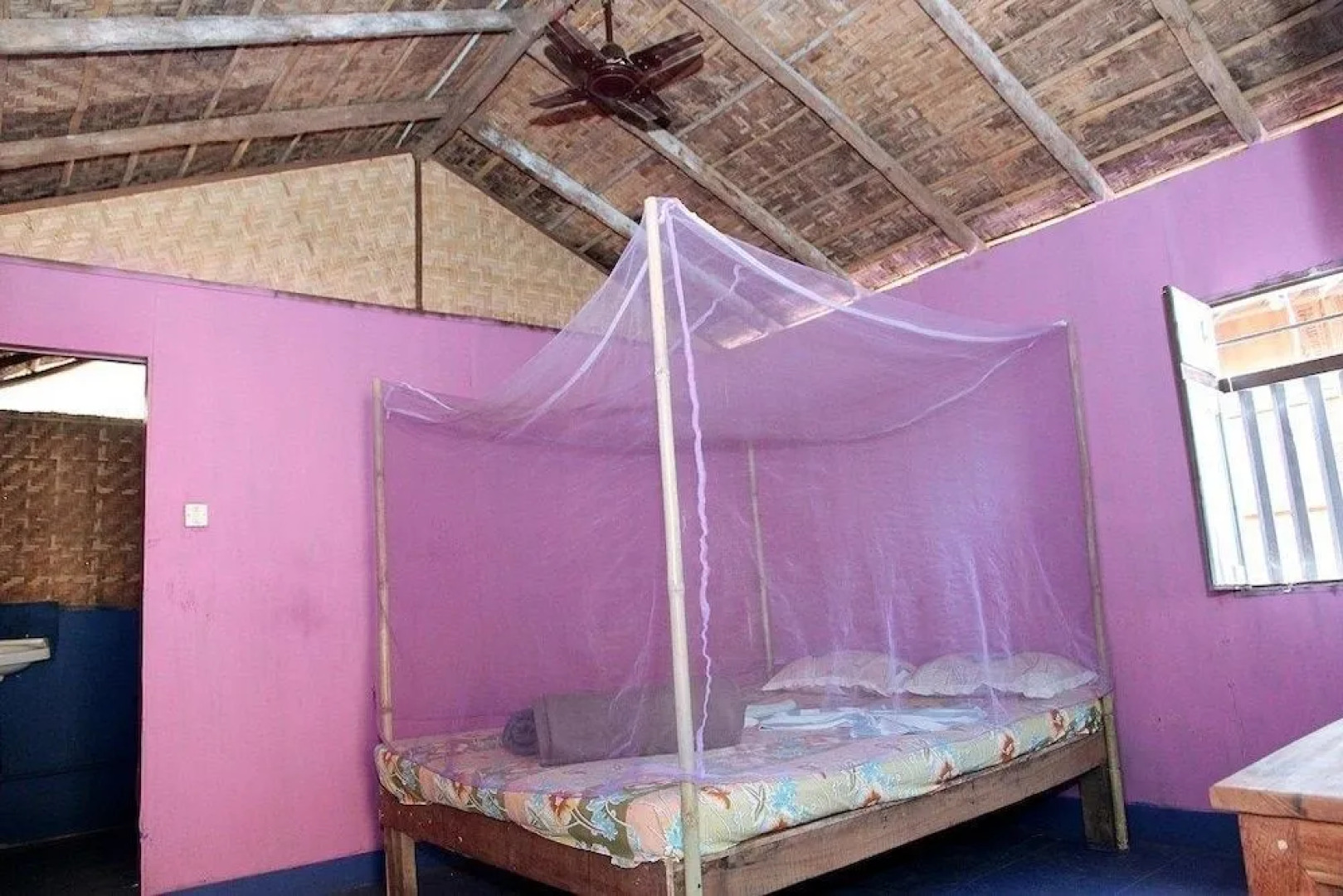 Sea Bird Beach Cafe & Cottages