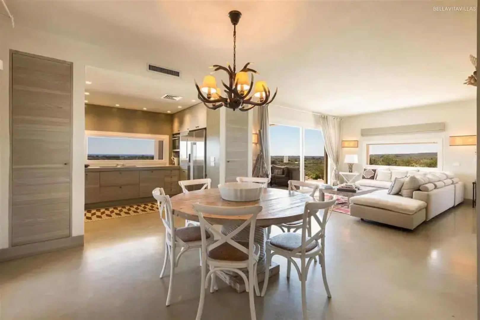 246 Villa Extralusso con Piscina a Manduria