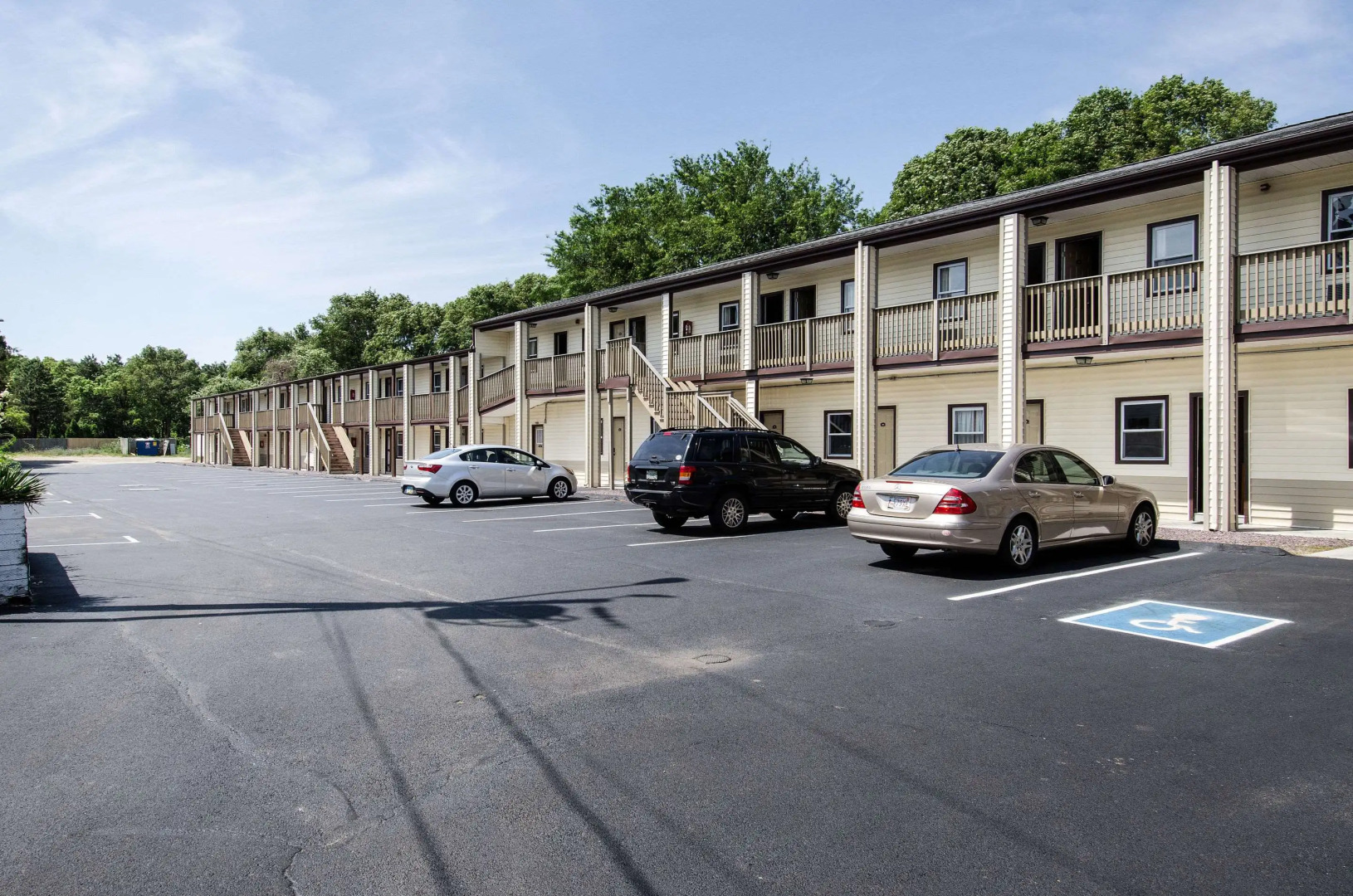 Econo Lodge by Choice - Cape Cod