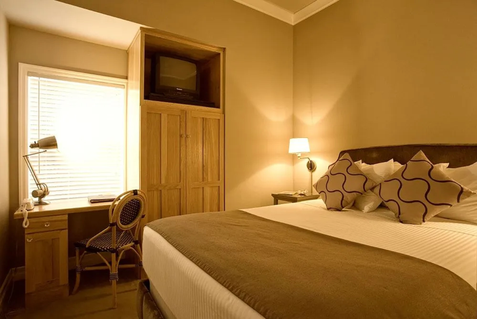Cannon Beach Hotel