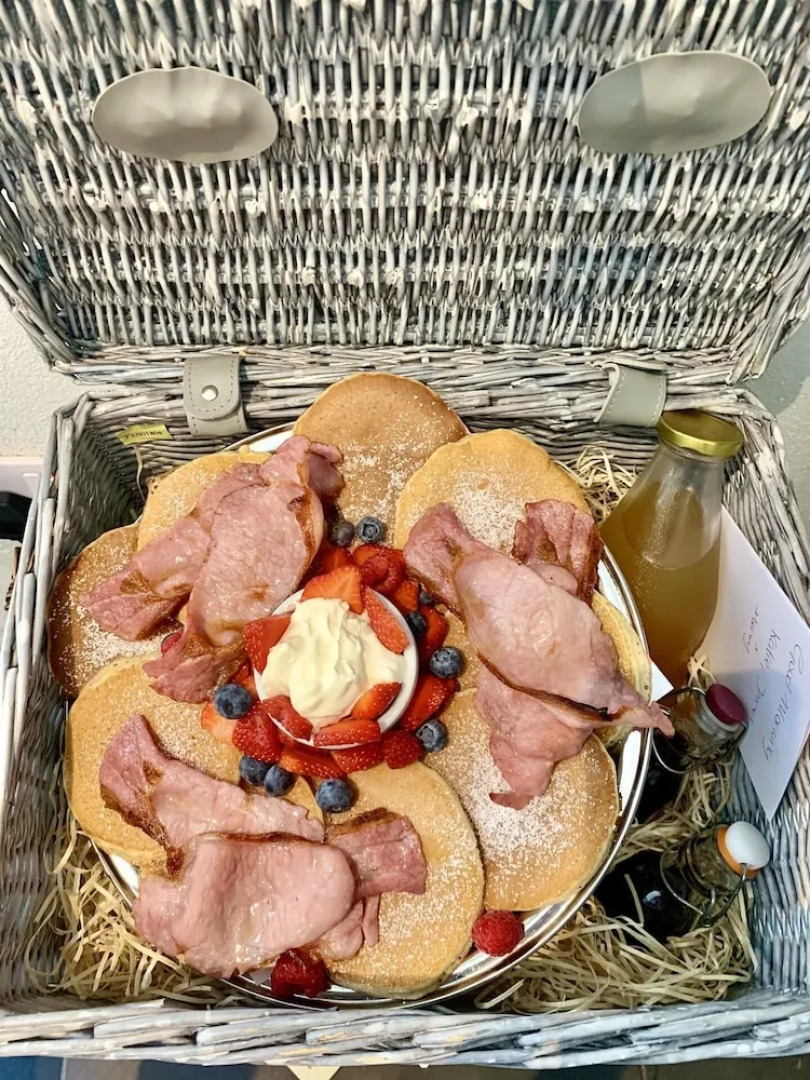 Tregantle Farm Eco Glampsite Super Safari Cabin