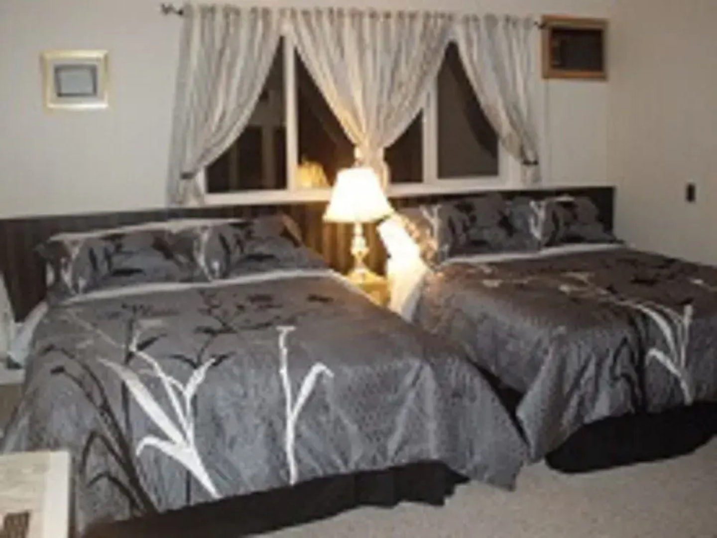 Piccadilly Motel Golf Suites