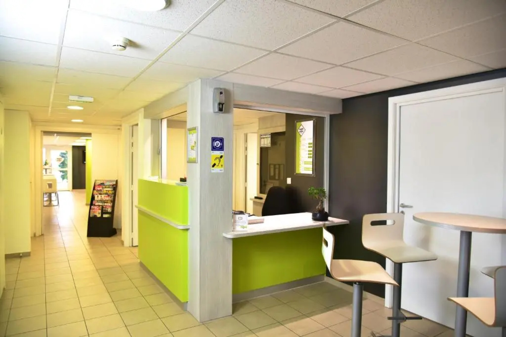 Sweet and Smart Hotel