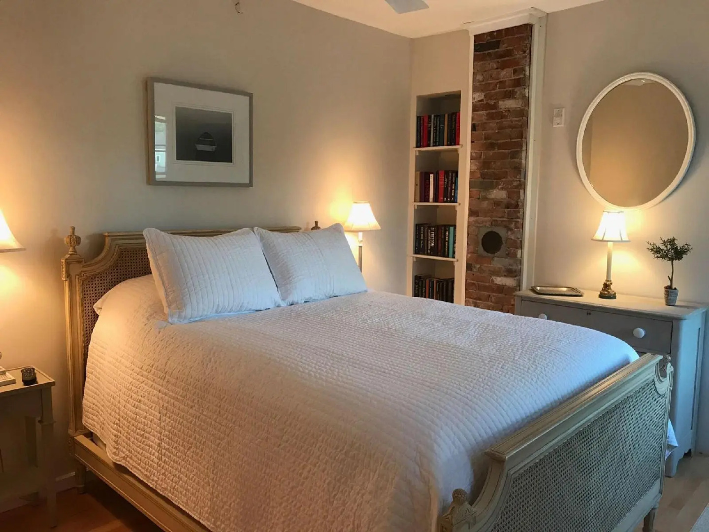 The Orchard House: Inn, Ice Cream, Cafe