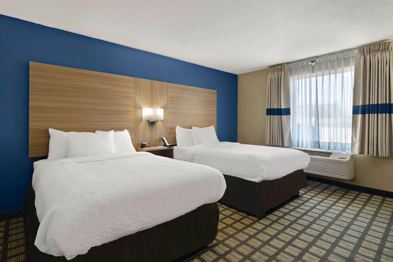 Clarion Pointe Bloomington – Normal near I-55 and University