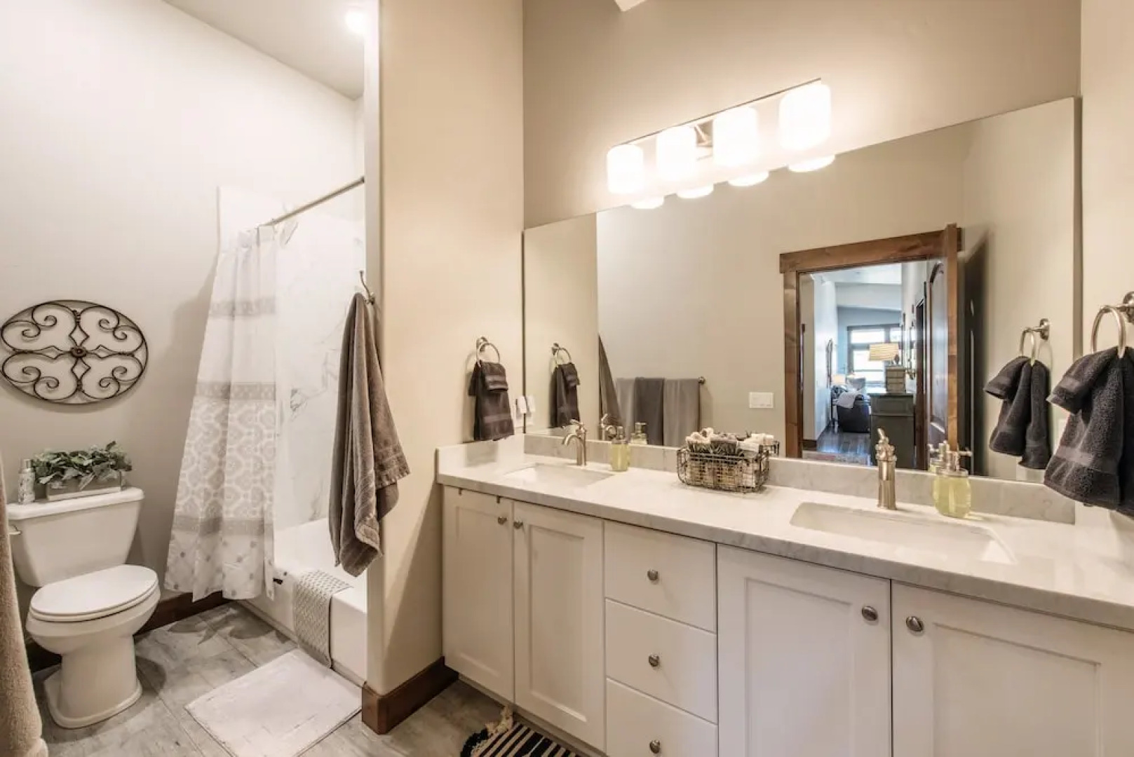 Deer Park Condo #303 3 Bedrooms 2 Bathrooms Condo