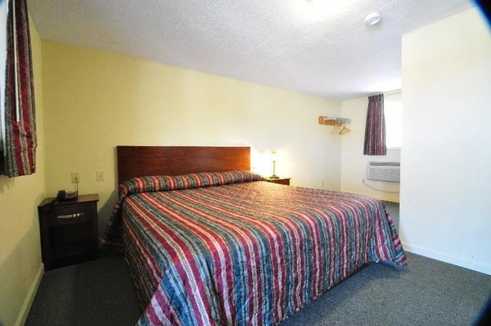 Chaplin Inn & Suites